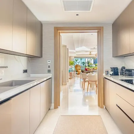 Villa Stylish Beachfront With Pool Gym Sauna Seaview *