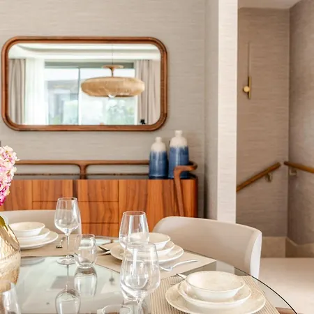 别墅 Stylish Beachfront With Pool Gym Sauna Seaview *