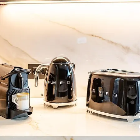 Stylish Beachfront With Pool Gym Sauna Seaview 别墅 *