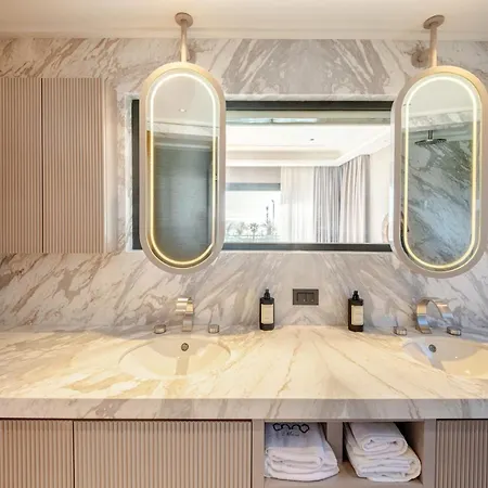 Stylish Beachfront With Pool Gym Sauna Seaview 别墅