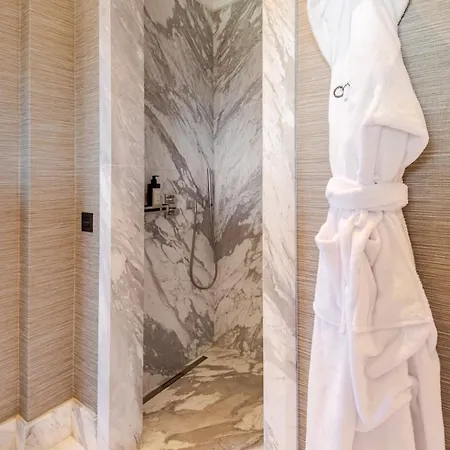 别墅 Stylish Beachfront With Pool Gym Sauna Seaview 博德鲁姆