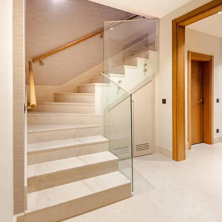 别墅 Stylish Beachfront With Pool Gym Sauna Seaview 博德鲁姆