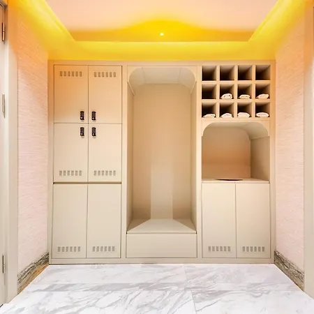 Stylish Beachfront With Pool Gym Sauna Seaview 博德鲁姆