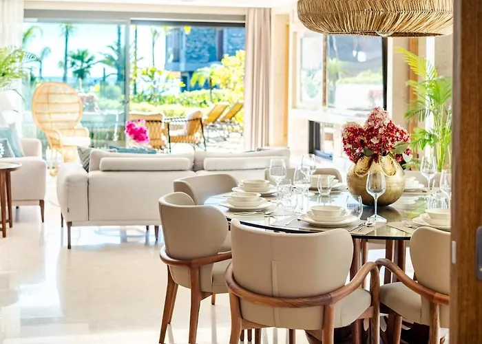 Vila Stylish Beachfront With Pool Gym Sauna Seaview