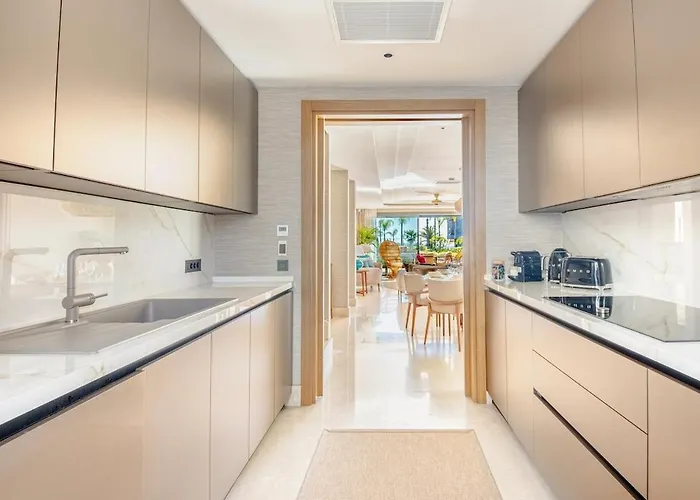 Vila Stylish Beachfront With Pool Gym Sauna Seaview *