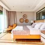 Stylish Beachfront With Pool Gym Sauna Seaview Βίλα *