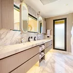 Stylish Beachfront With Pool Gym Sauna Seaview Αλικαρνασσός