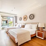 Βίλα Stylish Beachfront With Pool Gym Sauna Seaview Αλικαρνασσός