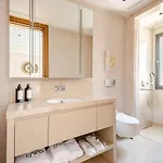Stylish Beachfront With Pool Gym Sauna Seaview Αλικαρνασσός