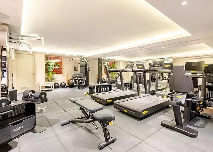 Villa Stylish Beachfront With Pool Gym Sauna Seaview