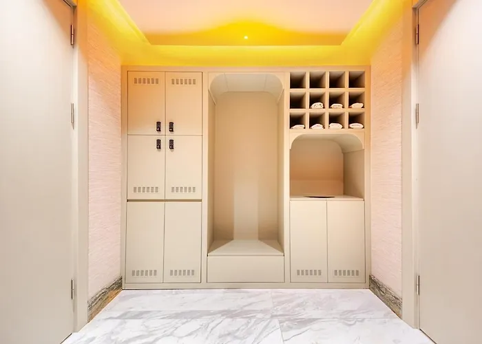 Stylish Beachfront With Pool Gym Sauna Seaview ボドルム