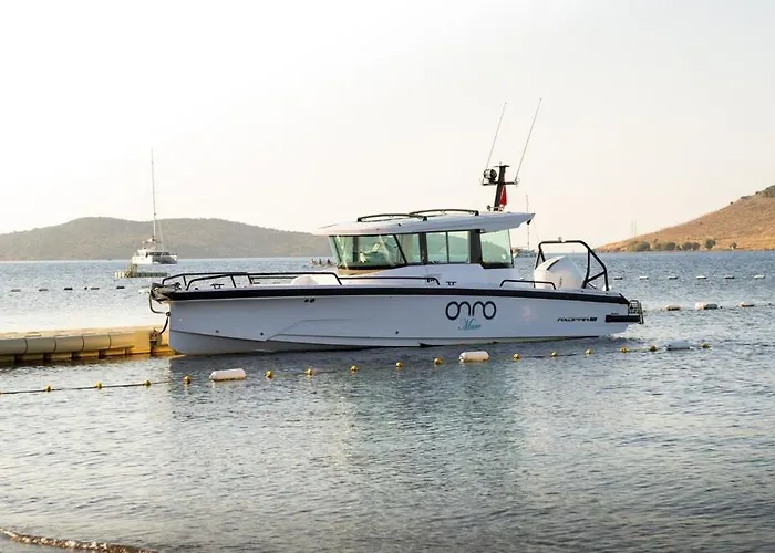 Stylish Beachfront With Pool Gym Sauna Seaview *